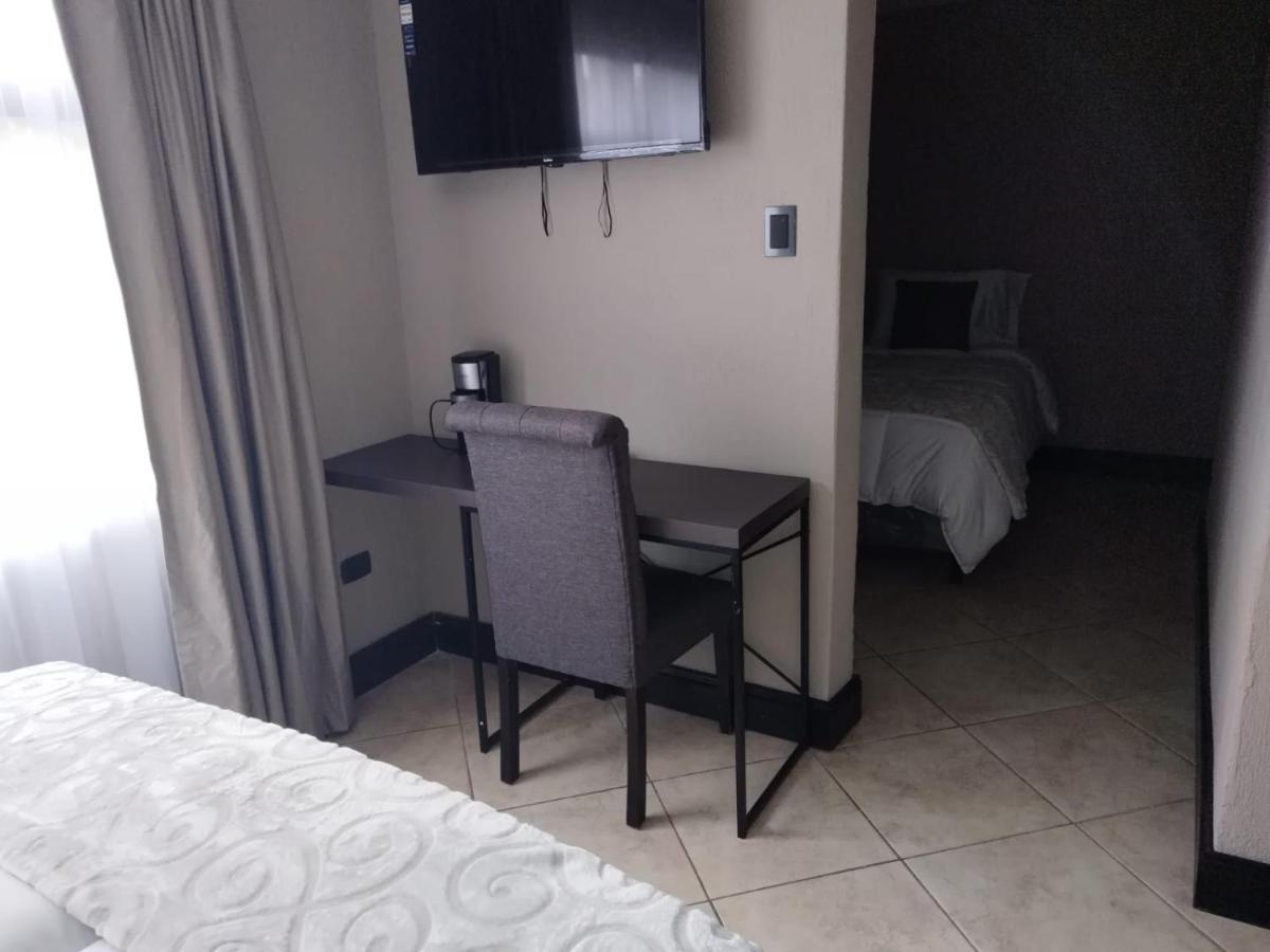 L'Aurora Inn Hostal Гватемала Экстерьер фото